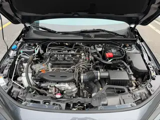 Honda Civic 2022 240TURBO CVT Version dynamique intérieur photo 16