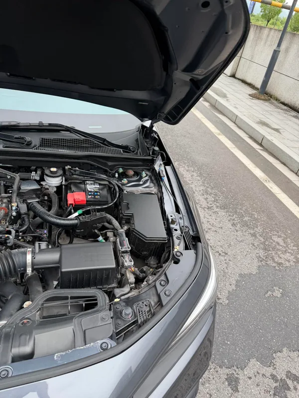 Honda Civic 2022 240TURBO CVT Version dynamique intérieur photo 17