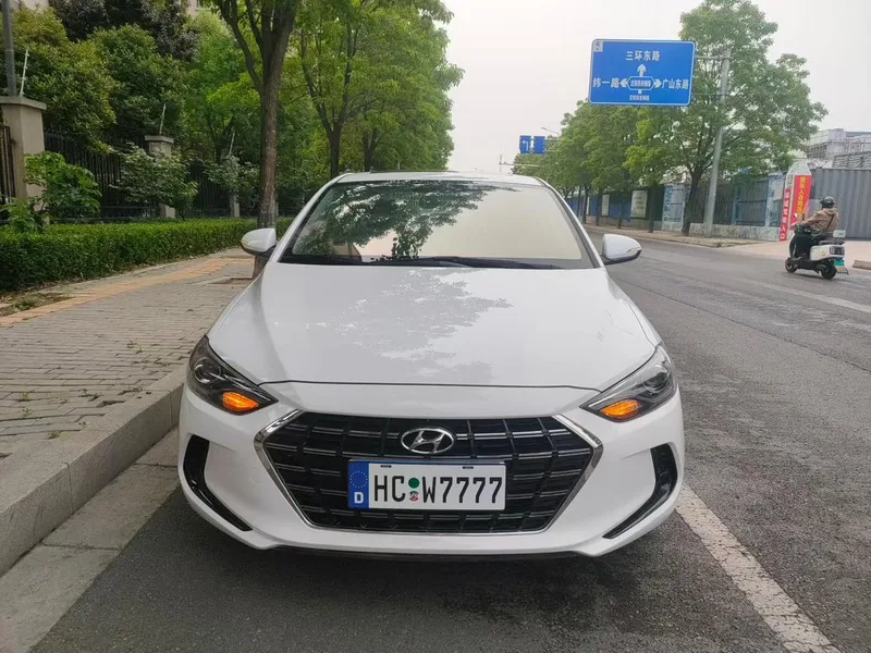 Hyundai Elantra Lingdong 2020 1.5L CVT Smart Display Elite-type exterior photo 2 Hyundai Elantra Lingdong 2020 1.5L CVT Smart Display Elite-type exterior photo 2