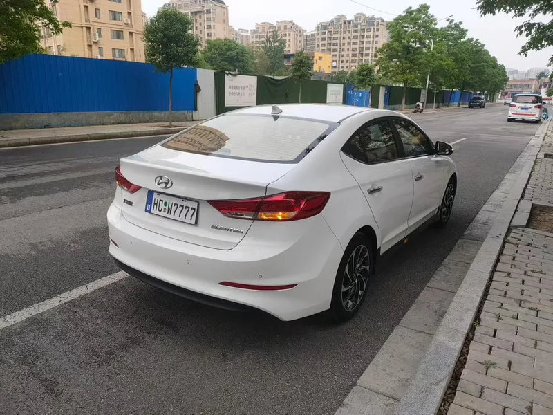 Hyundai Elantra Lingdong 2020 1.5L CVT Smart Display Elite-type exterior photo 4 Hyundai Elantra Lingdong 2020 1.5L CVT Smart Display Elite-type exterior photo 4