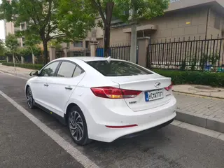 Hyundai Elantra Lingdong 2020 1.5L CVT Smart Display Elite-type interior photo 6 Hyundai Elantra Lingdong 2020 1.5L CVT Smart Display Elite-type interior photo 6