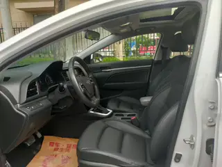 Hyundai Elantra Lingdong 2020 1.5L CVT Smart Display Elite-type interior photo 7 Hyundai Elantra Lingdong 2020 1.5L CVT Smart Display Elite-type interior photo 7