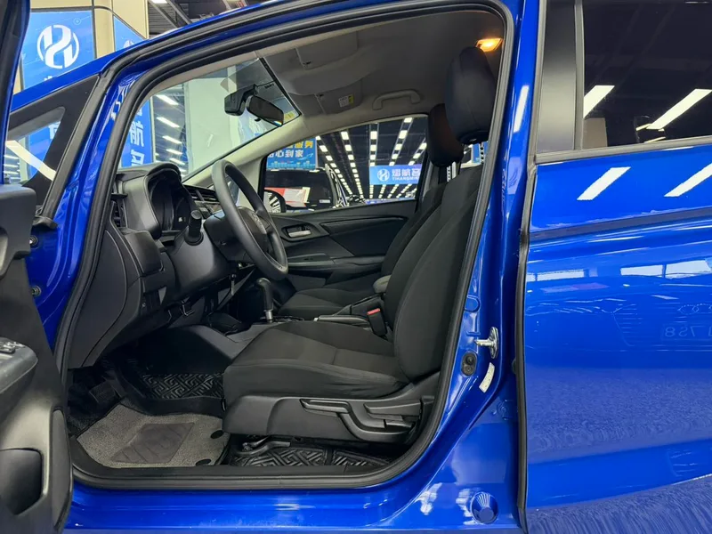 Honda Fit 2018 1.5L CVT Comfort Edition exterior photo 4