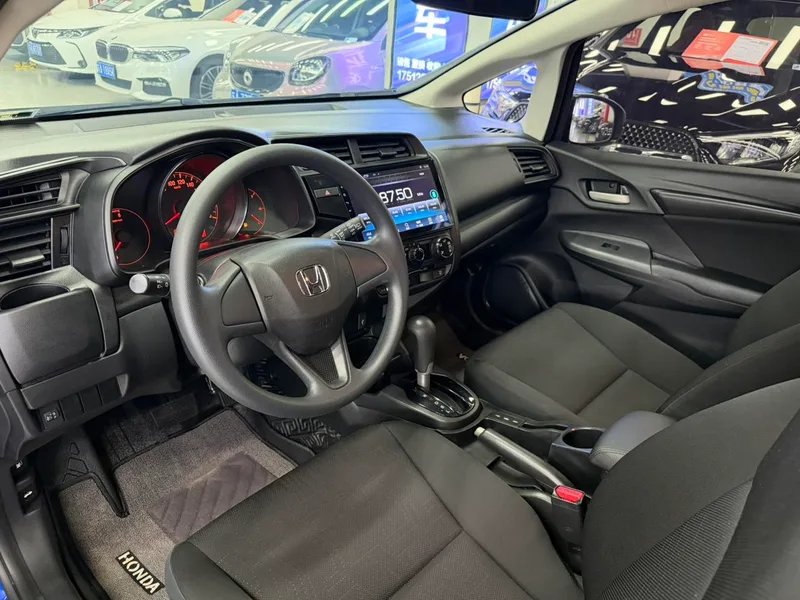 Honda Fit 2018 1.5L CVT Comfort Edition exterior photo 5