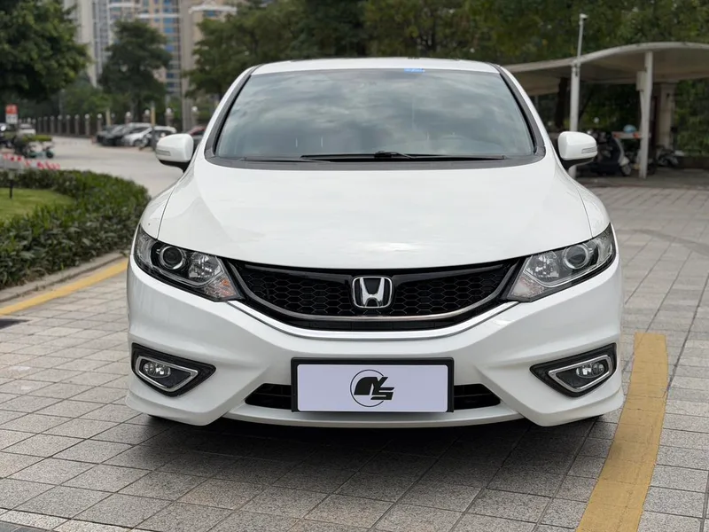 Honda Jade 2016 1.8L Auto Comfort Elite Edition 5 seat exterior photo 2 Honda Jade 2016 1.8L Auto Comfort Elite Edition 5 seat exterior photo 2