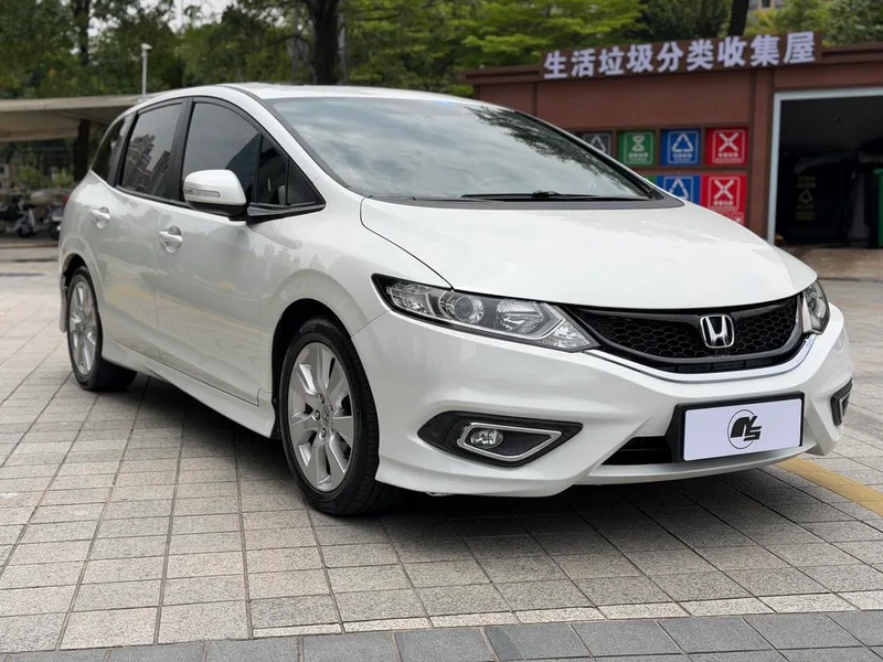 Honda Jade 2016 1.8L Auto Comfort Elite Edition 5 seat exterior photo 3 Honda Jade 2016 1.8L Auto Comfort Elite Edition 5 seat exterior photo 3