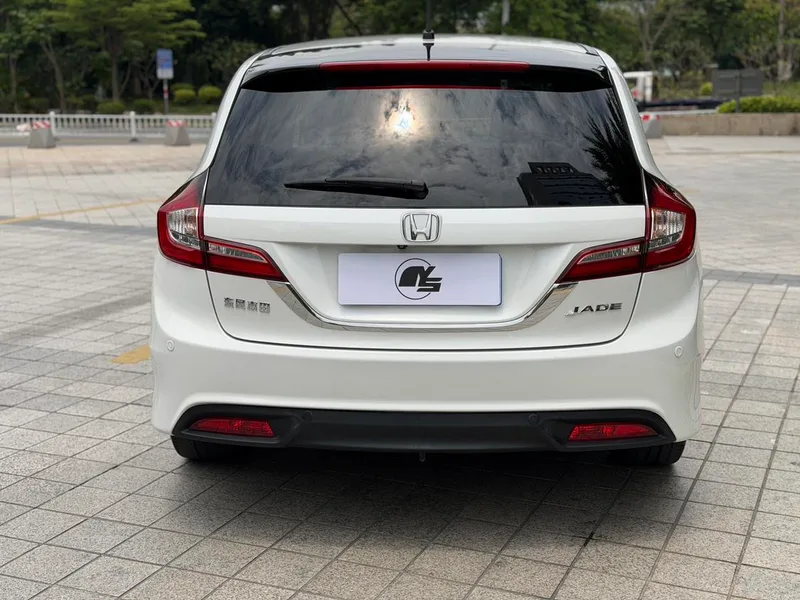 Honda Jade 2016 1.8L Auto Comfort Elite Edition 5 seat exterior photo 5 Honda Jade 2016 1.8L Auto Comfort Elite Edition 5 seat exterior photo 5