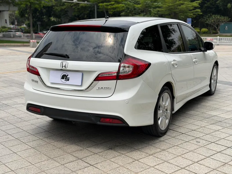 Honda Jade 2016 1.8L Auto Comfort Elite Edition 5 seat exterior photo 6 Honda Jade 2016 1.8L Auto Comfort Elite Edition 5 seat exterior photo 6