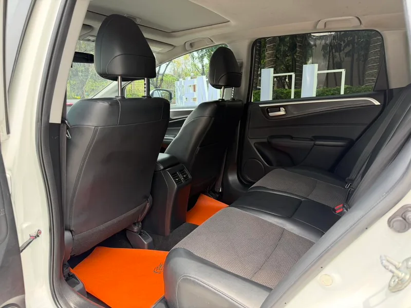 Honda Jade 2016 1.8L Auto Comfort Elite Edition 5 seat interior photo 7 Honda Jade 2016 1.8L Auto Comfort Elite Edition 5 seat interior photo 7
