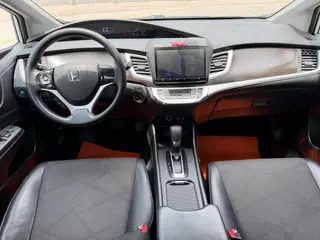 Honda Jade 2016 1.8L Auto Comfort Elite Edition 5 seat interior photo 8 Honda Jade 2016 1.8L Auto Comfort Elite Edition 5 seat interior photo 8