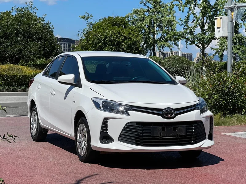 Toyota Vios 2021 1.5L CVT Versión creativa exterior foto 2