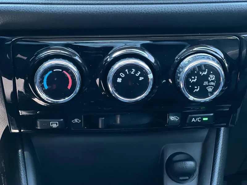 Toyota Vios 2021 1.5L CVT Versión creativa interior foto 15