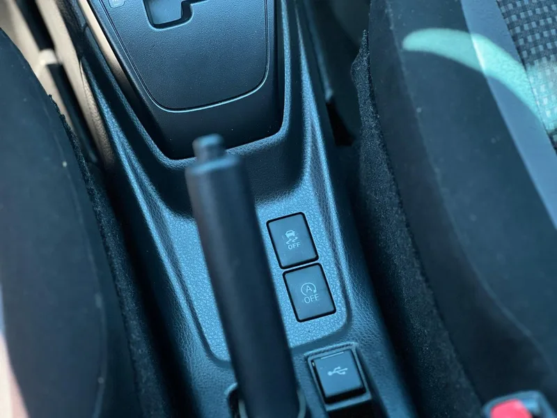 Toyota Vios 2021 1.5L CVT Versión creativa interior foto 17