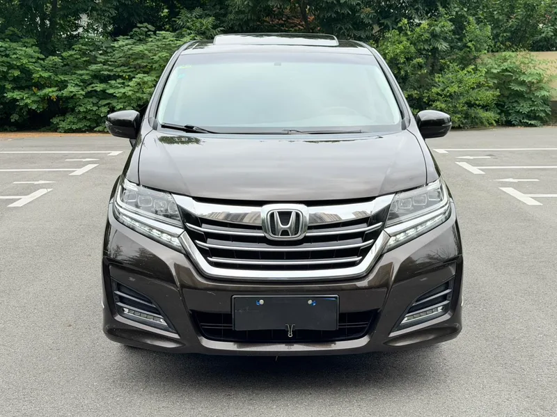 Honda Elysion 2016 2.4L Роскошная версия экстерьер фото 2 Honda Elysion 2016 2.4L Роскошная версия экстерьер фото 2