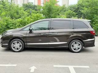 Honda Elysion 2016 2.4L Роскошная версия экстерьер фото 7 Honda Elysion 2016 2.4L Роскошная версия экстерьер фото 7