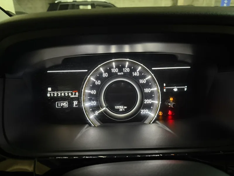 Honda Elysion 2016 2.4L Роскошная версия интерьер фото 18 Honda Elysion 2016 2.4L Роскошная версия интерьер фото 18