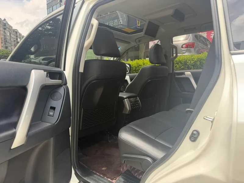 Toyota Prado 2018 3.5L Automatic TX-L NAVI Rear spare wheel exterior photo 5