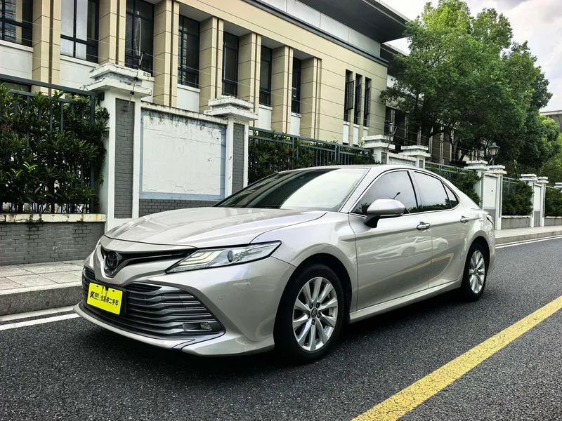 Toyota Camry 2018 2.0G Version de luxe extérieur photo 1 Toyota Camry 2018 2.0G Version de luxe extérieur photo 1