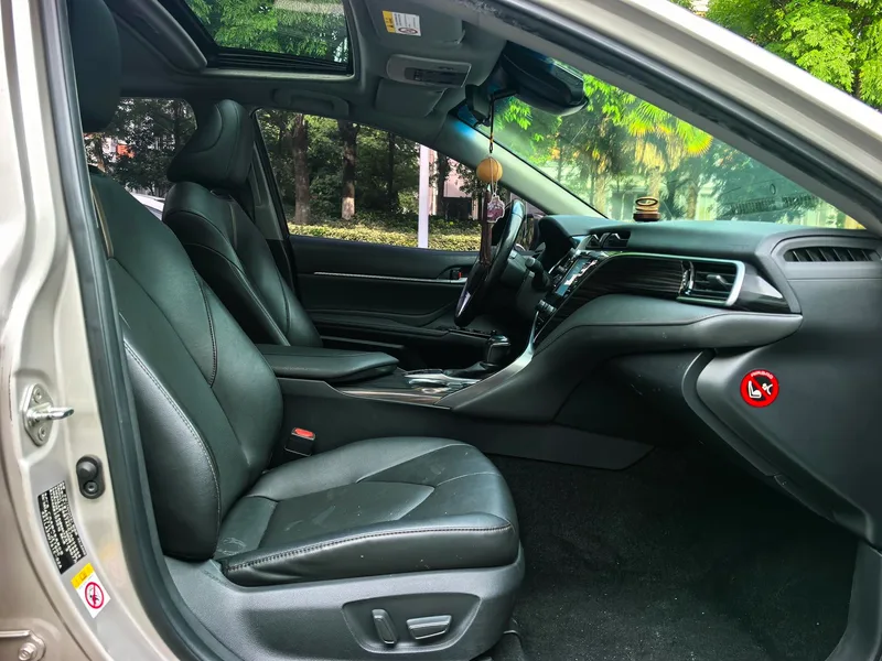 Toyota Camry 2018 2.0G Version de luxe intérieur photo 8 Toyota Camry 2018 2.0G Version de luxe intérieur photo 8