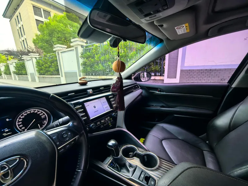 Toyota Camry 2018 2.0G Version de luxe intérieur photo 14 Toyota Camry 2018 2.0G Version de luxe intérieur photo 14
