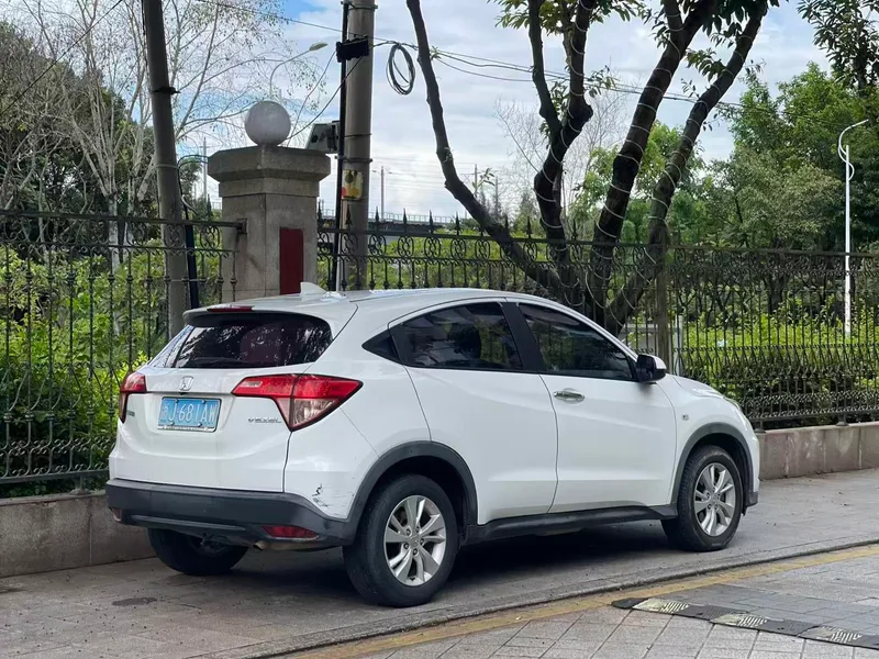 Honda Vezel 2015 1.5L Manual two-wheel drive comfort type exterior photo 4