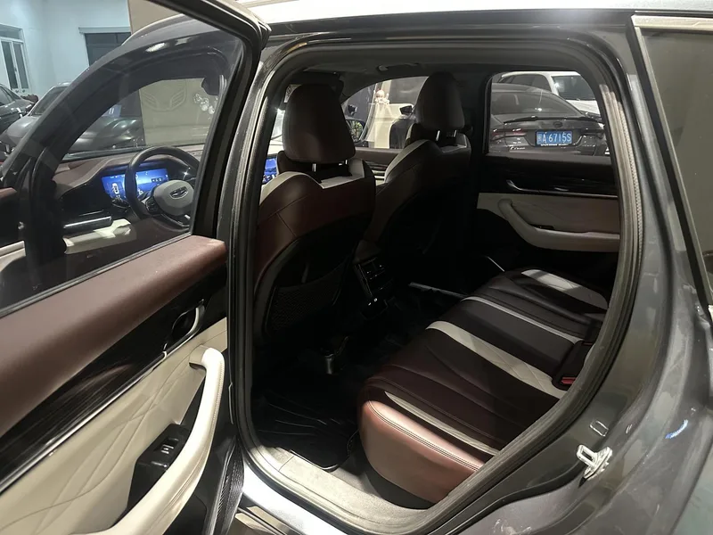 Geely Monjaro 2021 2.0TD DCT EVO Tipo noble con tracción en dos ruedas interior foto 7 Geely Monjaro 2021 2.0TD DCT EVO Tipo noble con tracción en dos ruedas interior foto 7