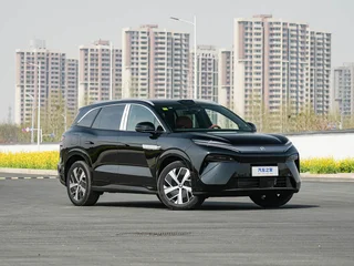 BYD Volkswagen T-Roc 2026 280TSI DSG Two-wheel drive time version exterior photo 3 BYD Volkswagen T-Roc 2026 280TSI DSG Two-wheel drive time version exterior photo 3