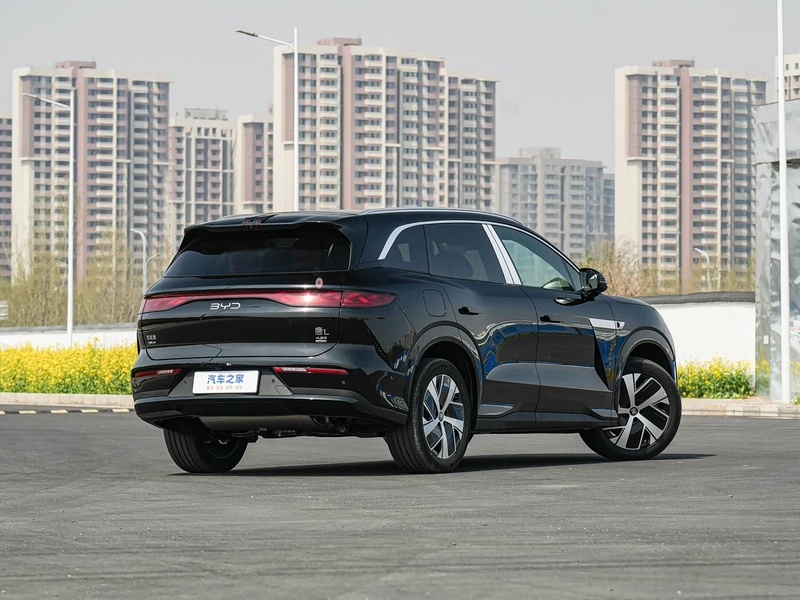 BYD Volkswagen T-Roc 2026 280TSI DSG Two-wheel drive time version exterior photo 7 BYD Volkswagen T-Roc 2026 280TSI DSG Two-wheel drive time version exterior photo 7