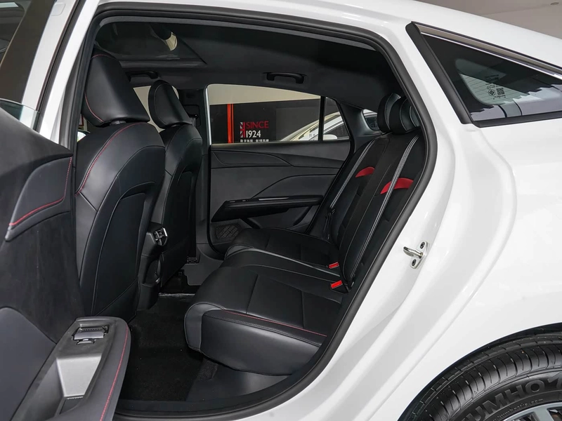 MG MG5 2026 180DVVT Global Deluxe Edition interior photo 13 MG MG5 2026 180DVVT Global Deluxe Edition interior photo 13