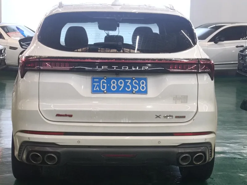 Jetour X70 PLUS 2021 Restyling 1.6T DCT sky 7 seat interior photo 9 Jetour X70 PLUS 2021 Restyling 1.6T DCT sky 7 seat interior photo 9