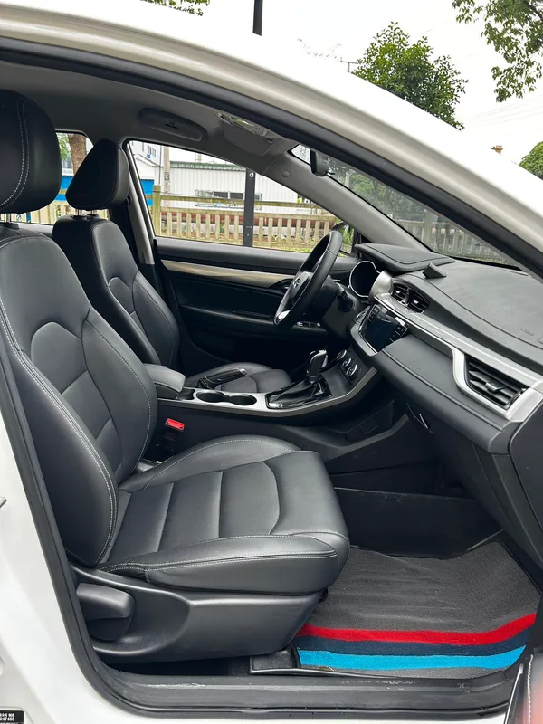 Geely Emgrand 2020 1.5L CVT Comfortable exterior photo 8 Geely Emgrand 2020 1.5L CVT Comfortable exterior photo 8