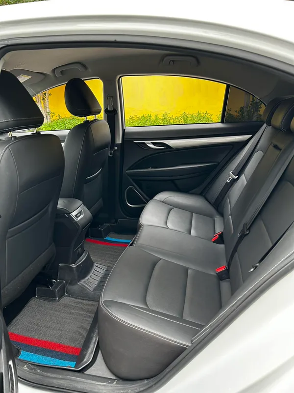 Geely Emgrand 2020 1.5L CVT Comfortable interior photo 11 Geely Emgrand 2020 1.5L CVT Comfortable interior photo 11