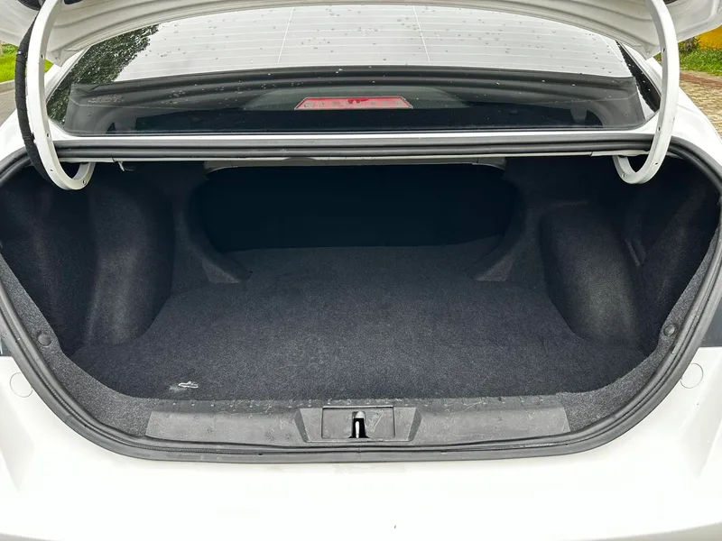 Geely Emgrand 2020 1.5L CVT Comfortable interior photo 12 Geely Emgrand 2020 1.5L CVT Comfortable interior photo 12
