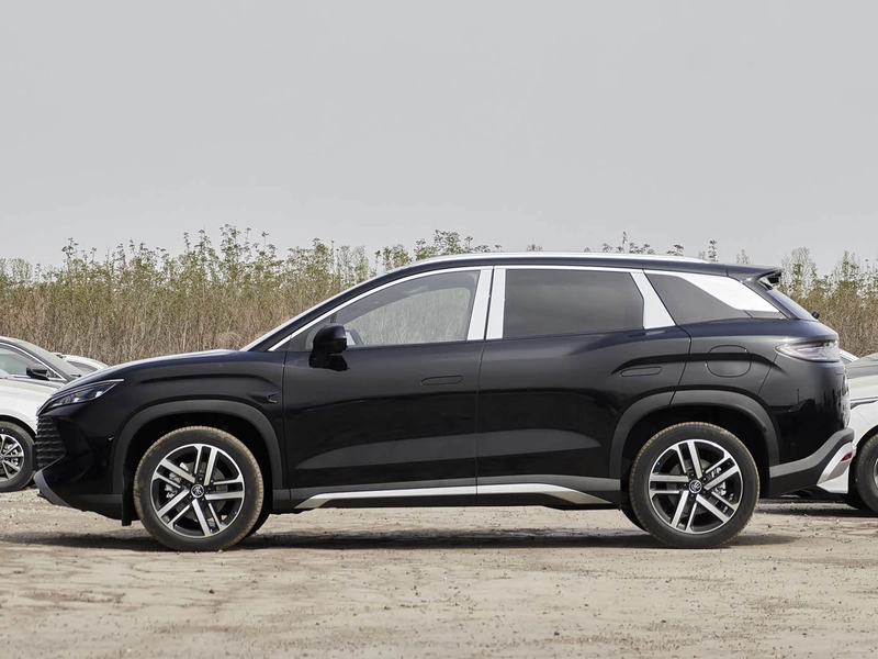 BYD Song L DM-i 2025 Smart Driving Version 112km Leading Type exterior photo 4 BYD Song L DM-i 2025 Smart Driving Version 112km Leading Type exterior photo 4