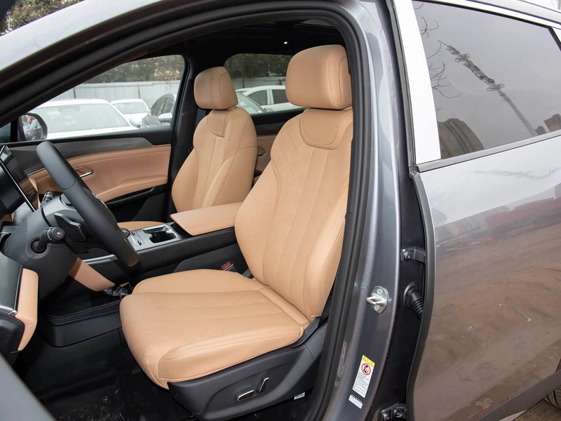 BYD Song L DM-i 2025 Smart Driving Version 112km Leading Type interior photo 15 BYD Song L DM-i 2025 Smart Driving Version 112km Leading Type interior photo 15