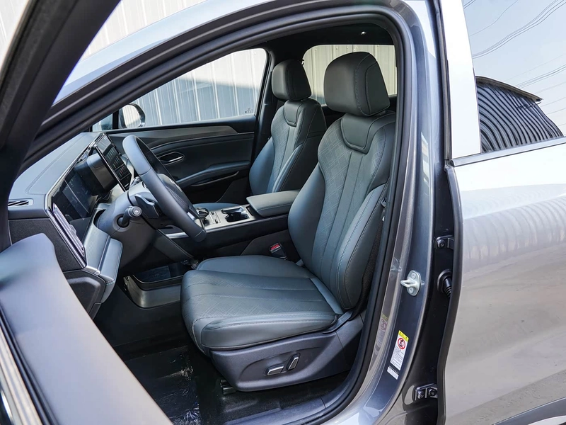 BYD Song L DM-i 2025 Smart Driving Version 112km Leading Type interior photo 18 BYD Song L DM-i 2025 Smart Driving Version 112km Leading Type interior photo 18