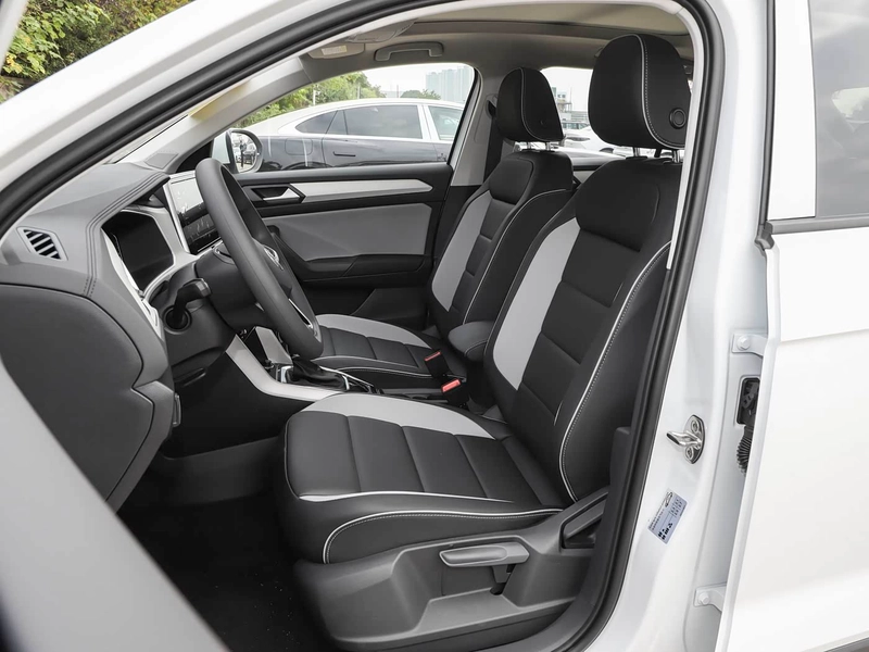 Volkswagen T-Roc 2026 280TSI DSG Versión de tiempo de tracción en dos ruedas interior foto 12 Volkswagen T-Roc 2026 280TSI DSG Versión de tiempo de tracción en dos ruedas interior foto 12