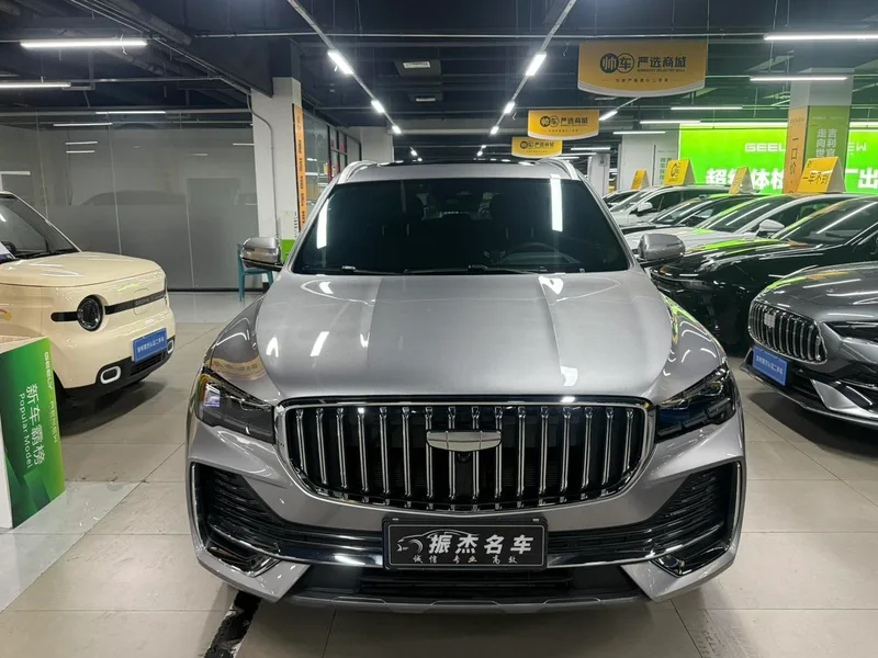 Geely Monjaro 2025 2.0TD High-power automatic two-wheel drive oriental obsidian current edition exterior photo 2 Geely Monjaro 2025 2.0TD High-power automatic two-wheel drive oriental obsidian current edition exterior photo 2