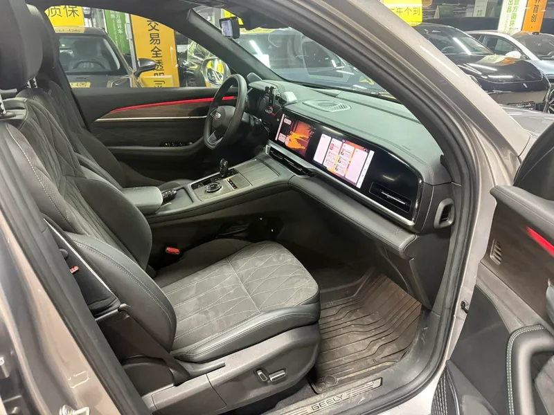 Geely Monjaro 2025 2.0TD High-power automatic two-wheel drive oriental obsidian current edition exterior photo 7 Geely Monjaro 2025 2.0TD High-power automatic two-wheel drive oriental obsidian current edition exterior photo 7