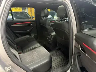 Geely Monjaro 2025 2.0TD High-power automatic two-wheel drive oriental obsidian current edition exterior photo 8 Geely Monjaro 2025 2.0TD High-power automatic two-wheel drive oriental obsidian current edition exterior photo 8