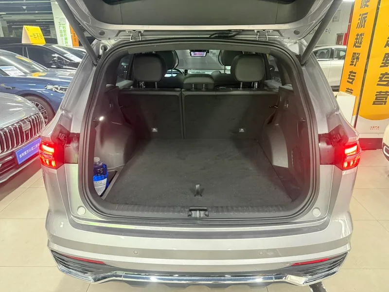Geely Monjaro 2025 2.0TD High-power automatic two-wheel drive oriental obsidian current edition interior photo 9 Geely Monjaro 2025 2.0TD High-power automatic two-wheel drive oriental obsidian current edition interior photo 9