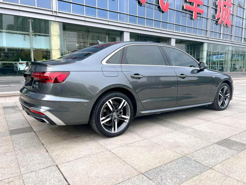 Audi A4L 2020 40 TFSI quattro Deluxe dinámico exterior foto 4 Audi A4L 2020 40 TFSI quattro Deluxe dinámico exterior foto 4