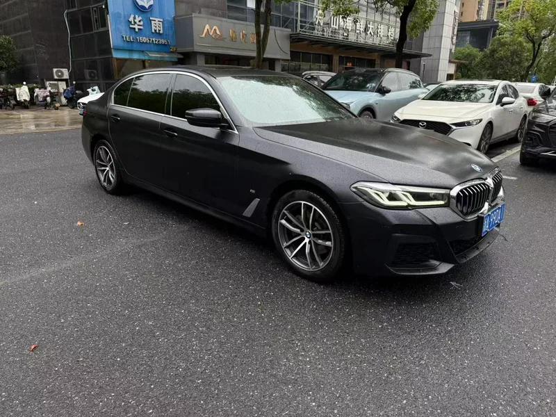 BMW 5 Series 2022 Вторичная модификация 525Li M Спортивный костюм интерьер фото 11 BMW 5 Series 2022 Вторичная модификация 525Li M Спортивный костюм интерьер фото 11