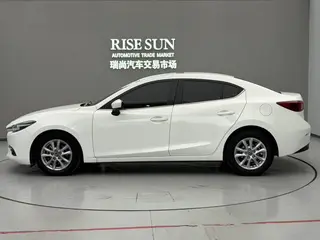 Mazda Mazda3 Axela 2019 Version de contrôle dans le cloud Trois volumes 1.5L Modèle de luxe automatique État VI extérieur photo 3
