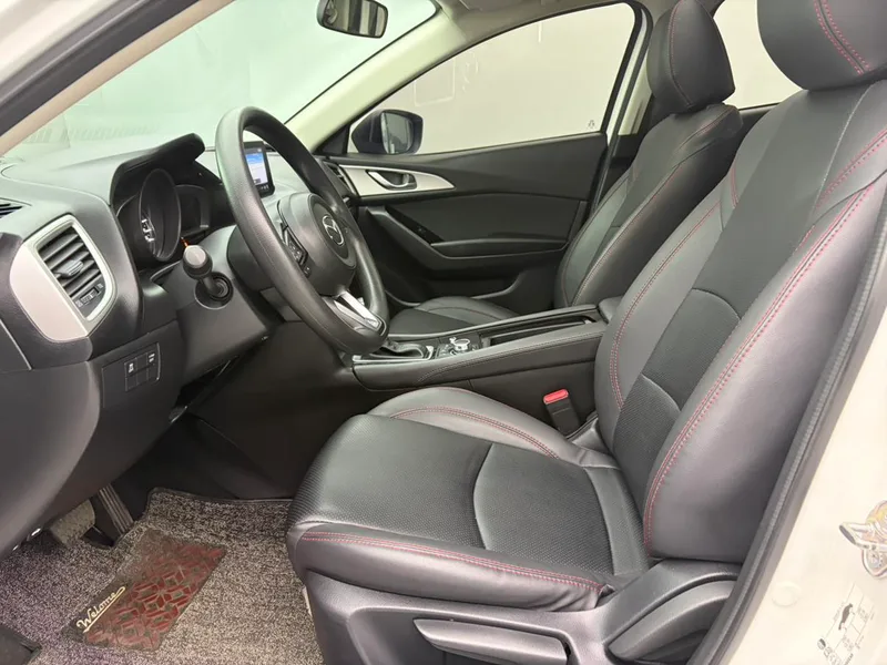 Mazda Mazda3 Axela 2019 Version de contrôle dans le cloud Trois volumes 1.5L Modèle de luxe automatique État VI extérieur photo 6