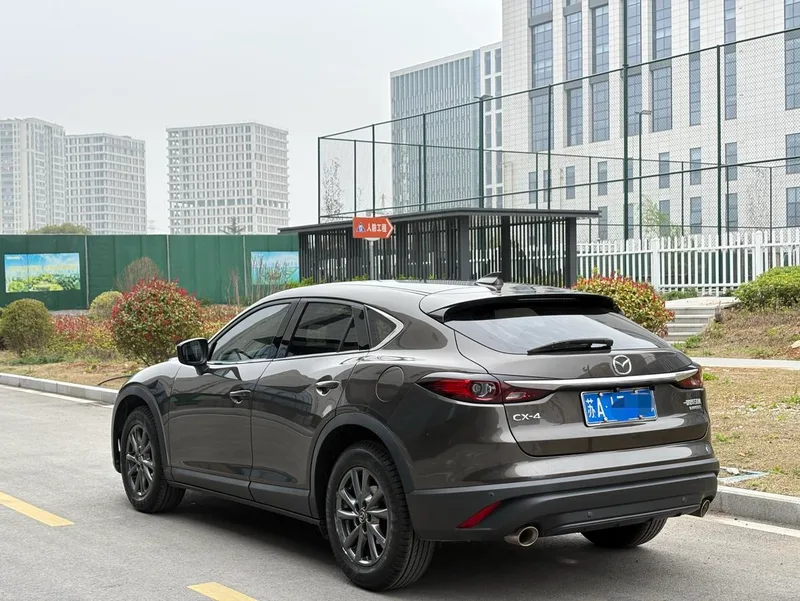 Mazda CX-4 2021 2.0L Two-wheel-drive Blue Sky Vital Edition exterior photo 4