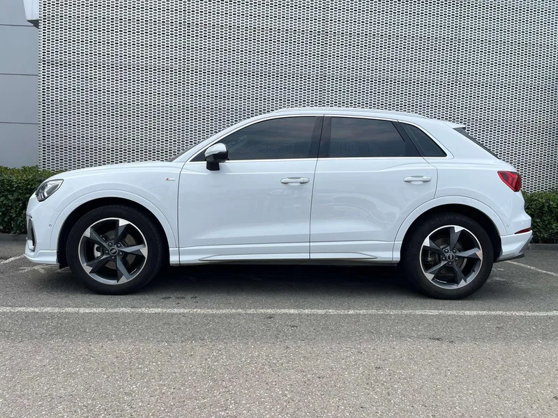 Audi Q3 2022 35 TFSI Mode dynamique extérieur photo 3 Audi Q3 2022 35 TFSI Mode dynamique extérieur photo 3