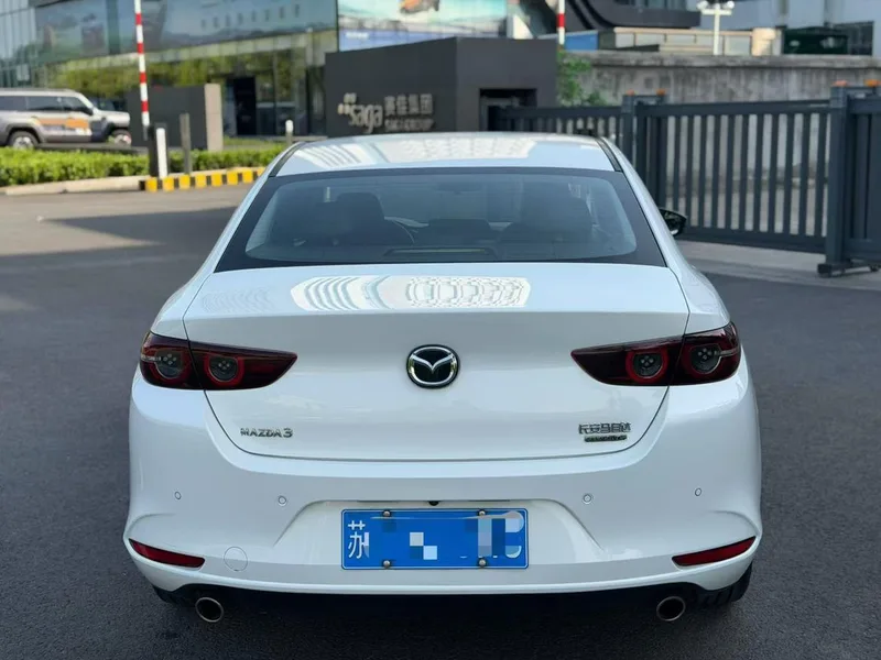 Mazda Mazda3 Axela 2023 2.0L Automatic Quality Edition interior photo 8