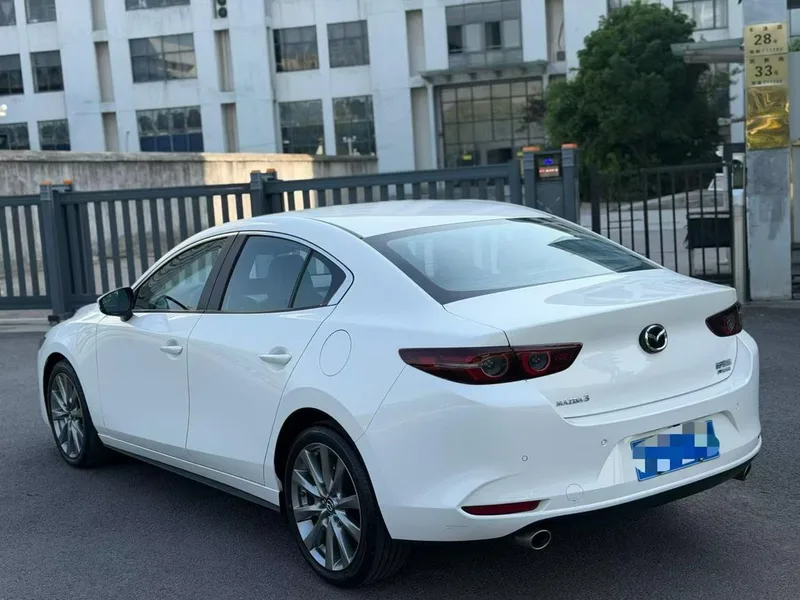 Mazda Mazda3 Axela 2023 2.0L Automatic Quality Edition interior photo 9
