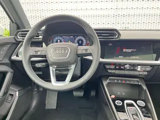 Audi A3 2025 A3L Limousine 35 TFSI Tipo exclusivo Flying Spur interior foto 10 Audi A3 2025 A3L Limousine 35 TFSI Tipo exclusivo Flying Spur interior foto 10